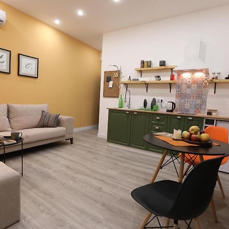 Hotelise I Tulip Apartment Ереван Екстериор снимка