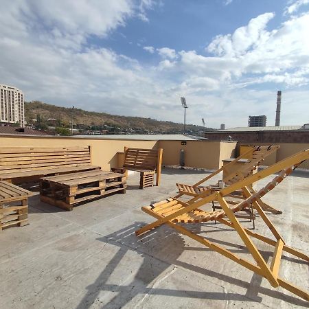 Hotelise I Tulip Apartment Ереван Екстериор снимка