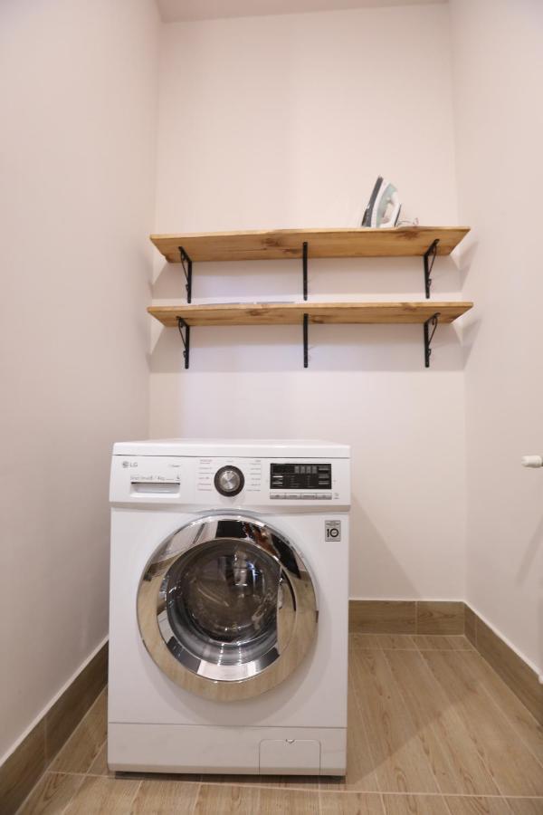 Hotelise I Tulip Apartment Ереван Екстериор снимка