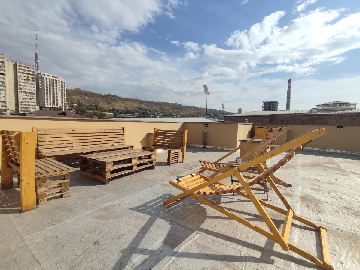 Hotelise I Tulip Apartment Ереван Екстериор снимка