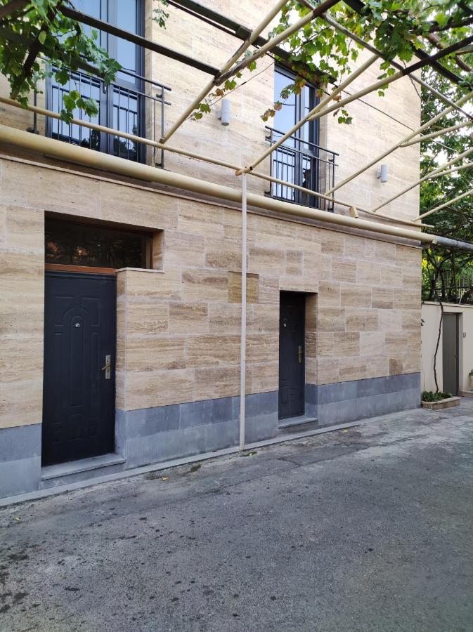 Hotelise I Tulip Apartment Ереван Екстериор снимка