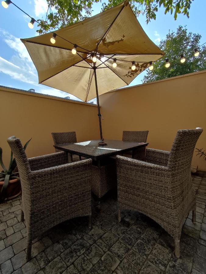 Hotelise I Tulip Apartment Ереван Екстериор снимка